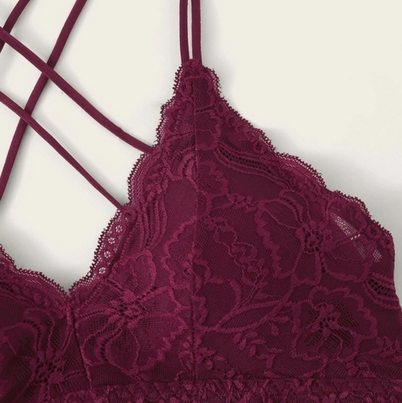 🆕️ Burgundy Strappy Bralette - Picture 3 of 5